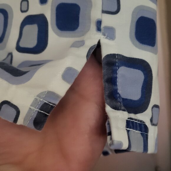 UA Butter-Soft Funky Geometric Cloud Print Scrub Top - Picture 5 of 5